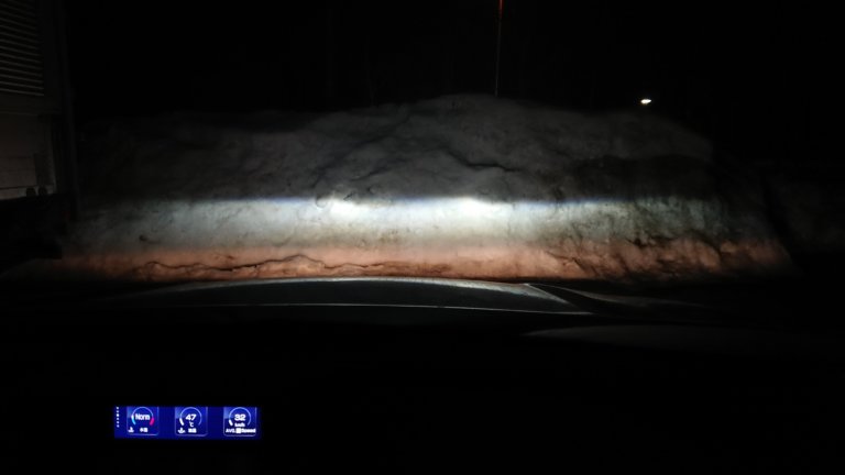 Ledとハロゲンで雪道を運転してみた Ledライトは 降雪しても見やすいの 日本ライティングblog